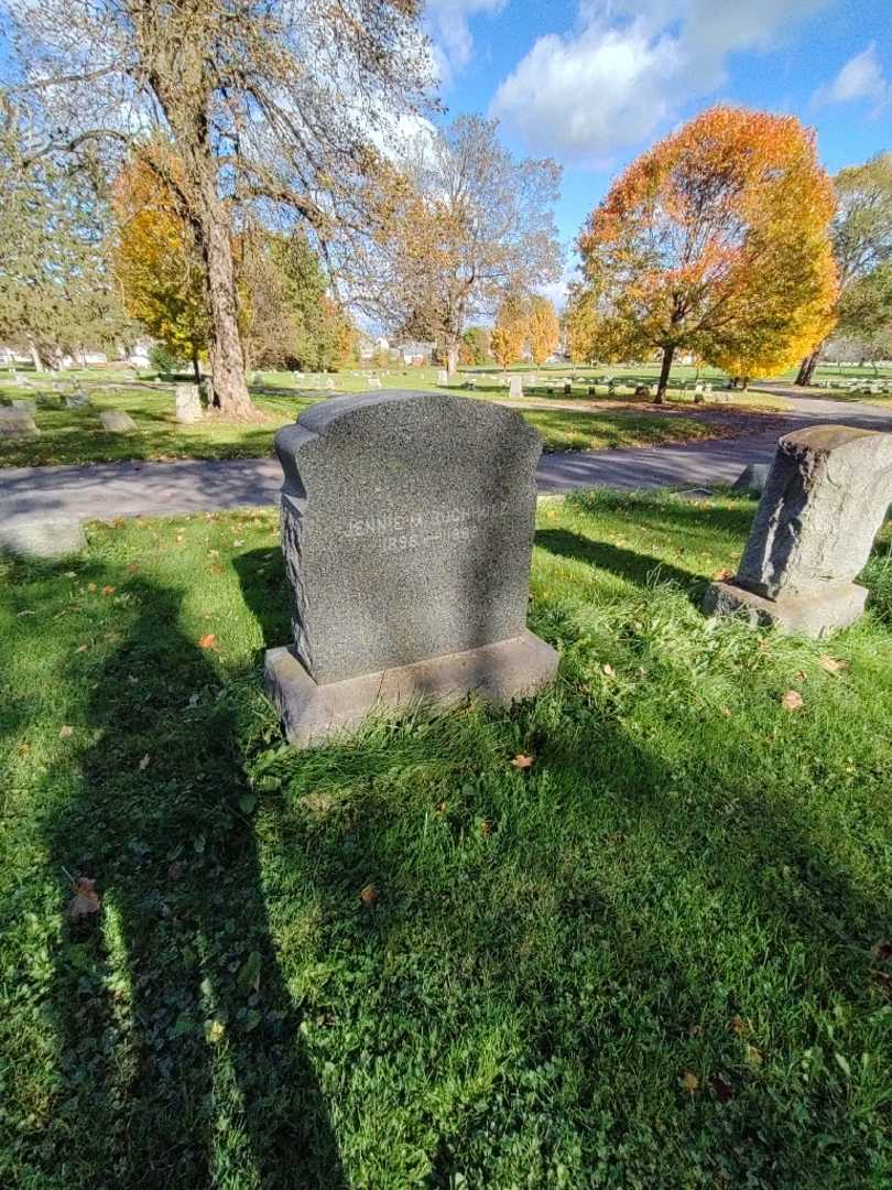 Jennie M. Buchholz's grave. Photo 1