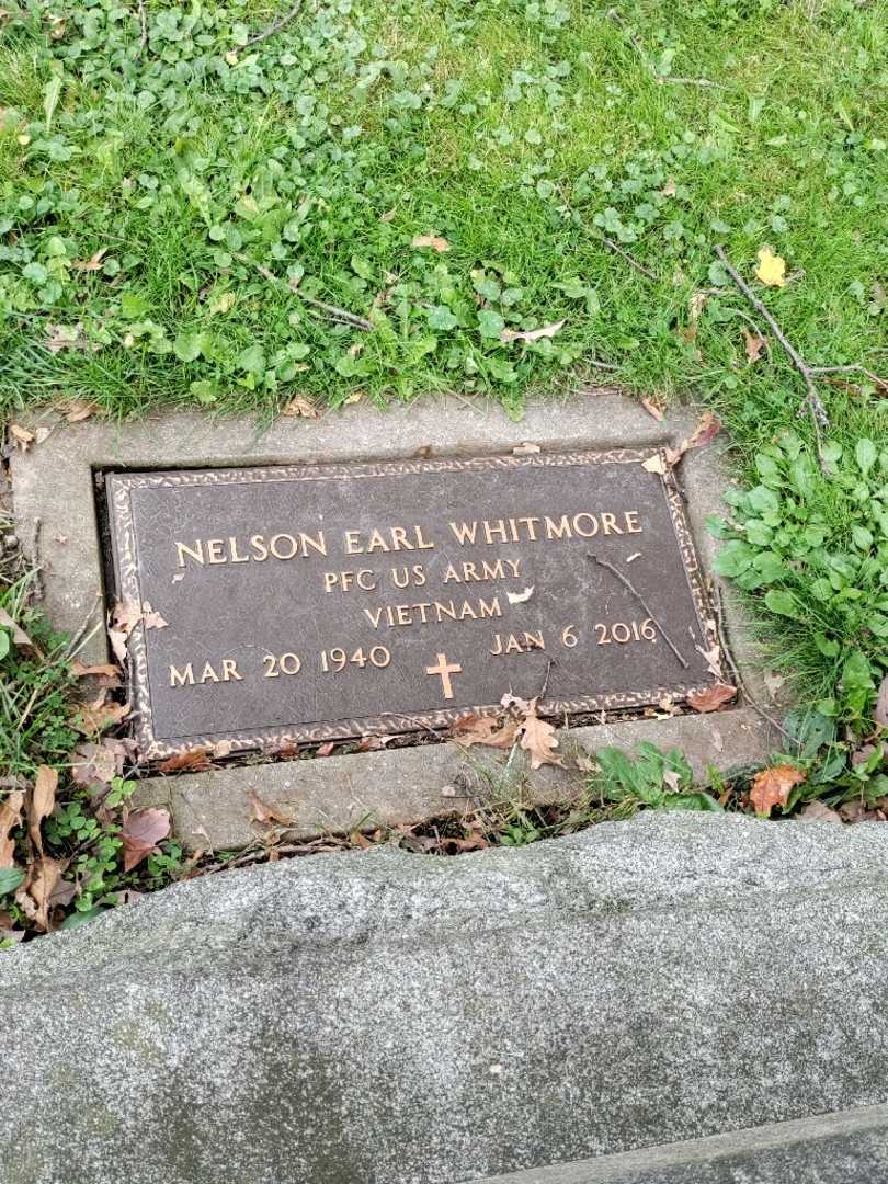 Nelson Earl Whitmore Senior's grave. Photo 3