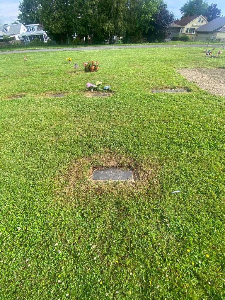 John "Jak" Lunson's grave. Photo 1