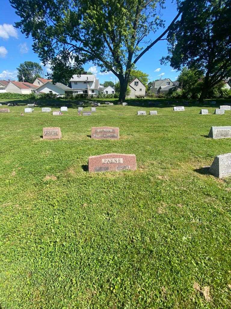 Alice R. Payne's grave. Photo 1