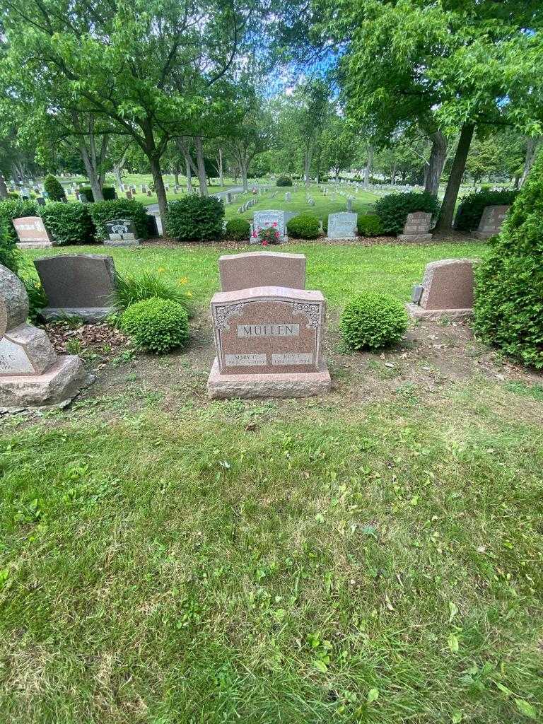 Roy E. Mullen's grave. Photo 1