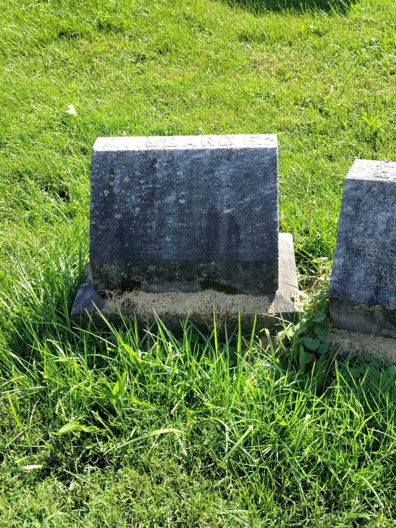 Willard F. Haynes's grave. Photo 2