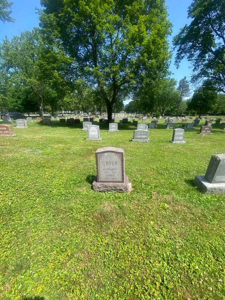 Wilhelmina Group's grave. Photo 1