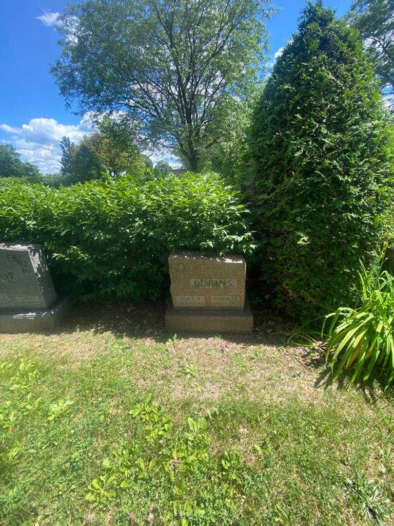 Grace B. Lukins's grave. Photo 1