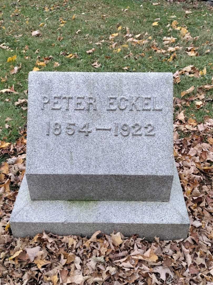 Peter Eckel's grave. Photo 3