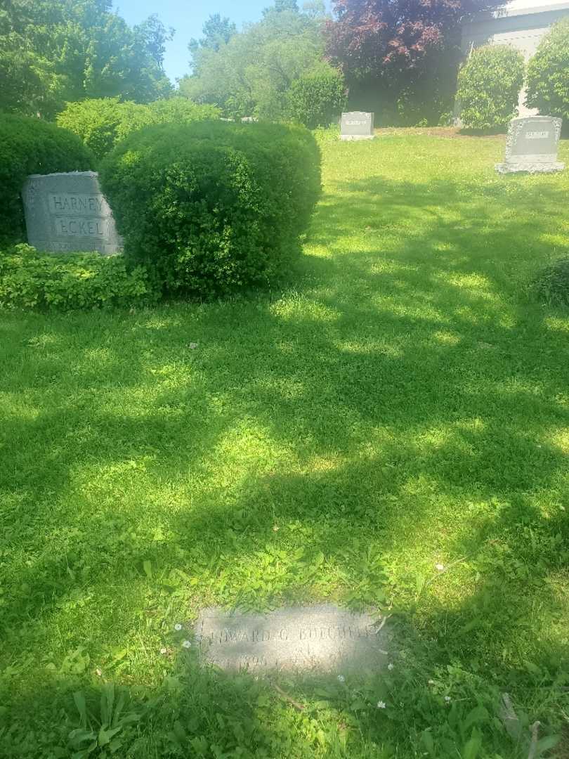 Edward G. Buecheler's grave. Photo 2