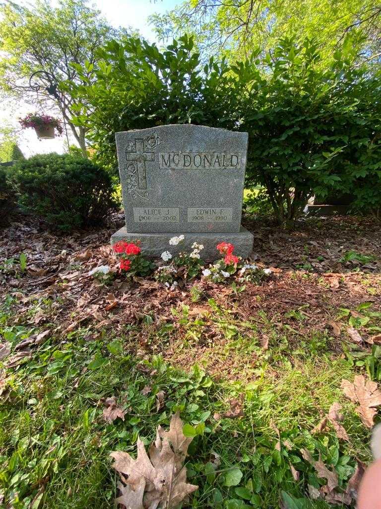 Alice J. McDonald's grave. Photo 1