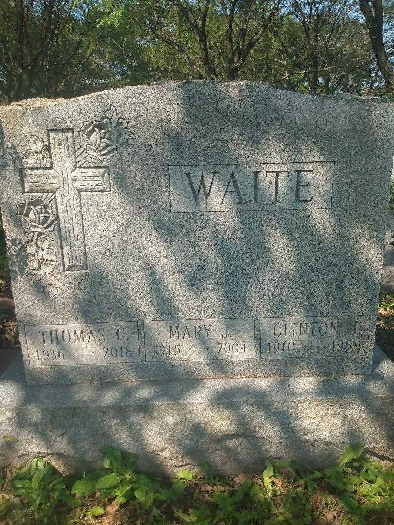Mary J. Waite's grave. Photo 3