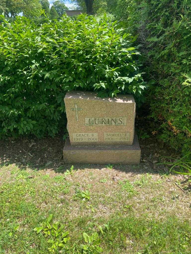 Grace B. Lukins's grave. Photo 2