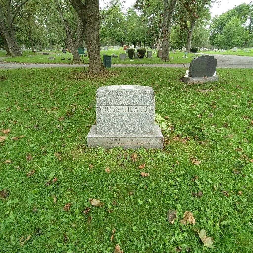 Elsie L. Roeschlaub's grave. Photo 2