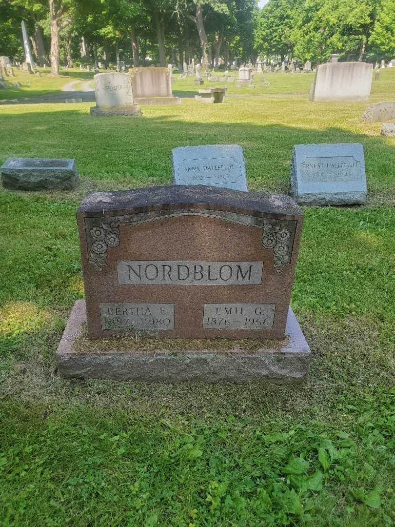 Emil G. Nordblom's grave. Photo 2