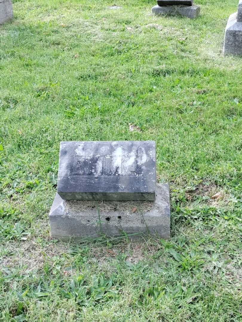 Emma L. Schrouder's grave. Photo 2