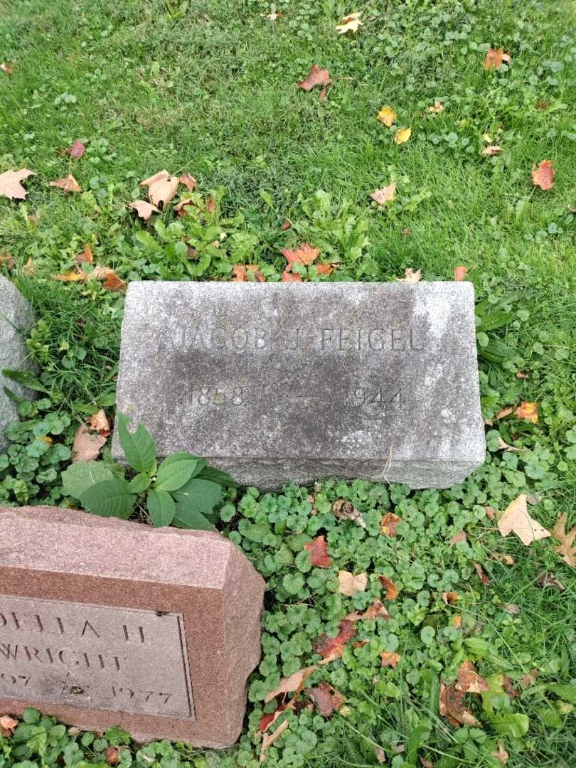 Jacob J. Feigel's grave. Photo 2