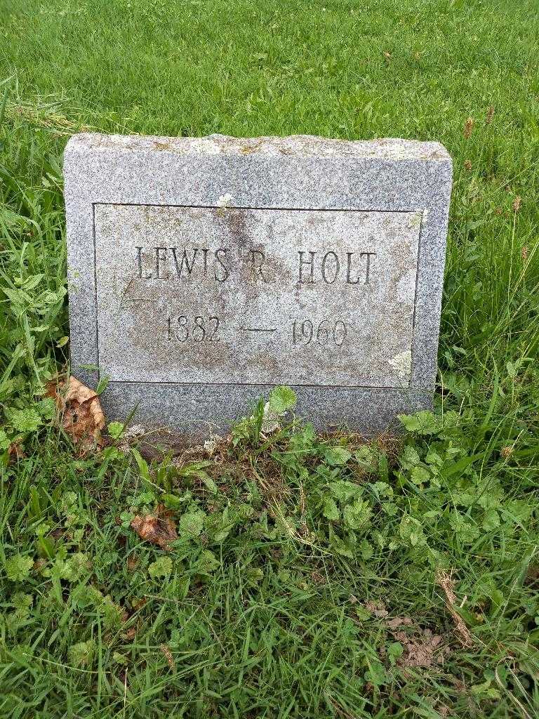 Lewis R. Holt's grave. Photo 3