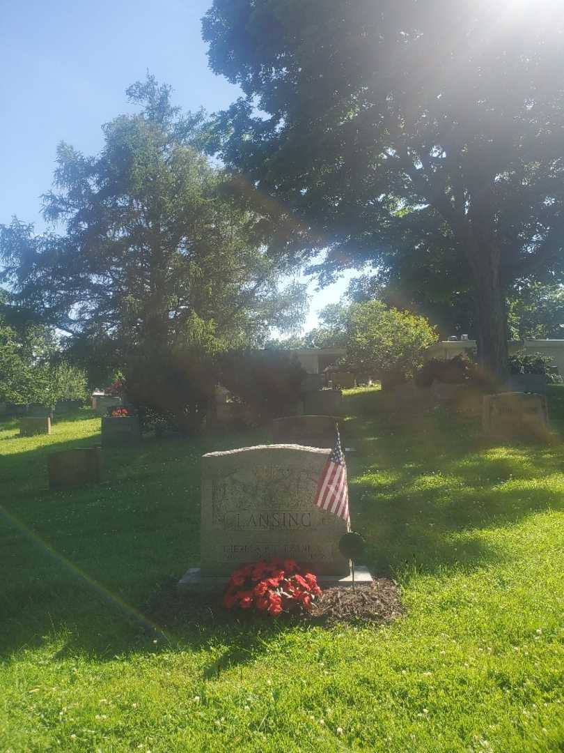 Theresa Lansing Hedwig's grave. Photo 1