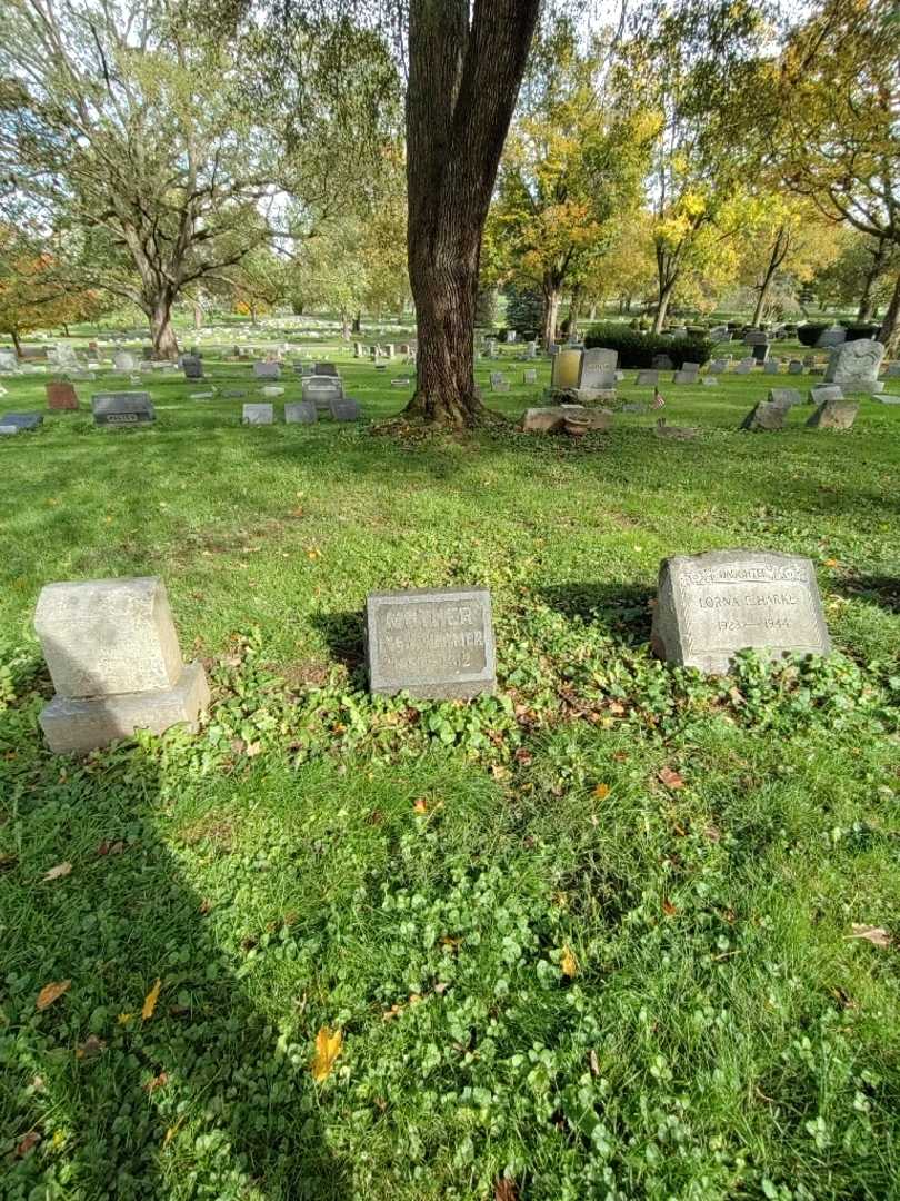 Lydia A. Willmer's grave. Photo 1