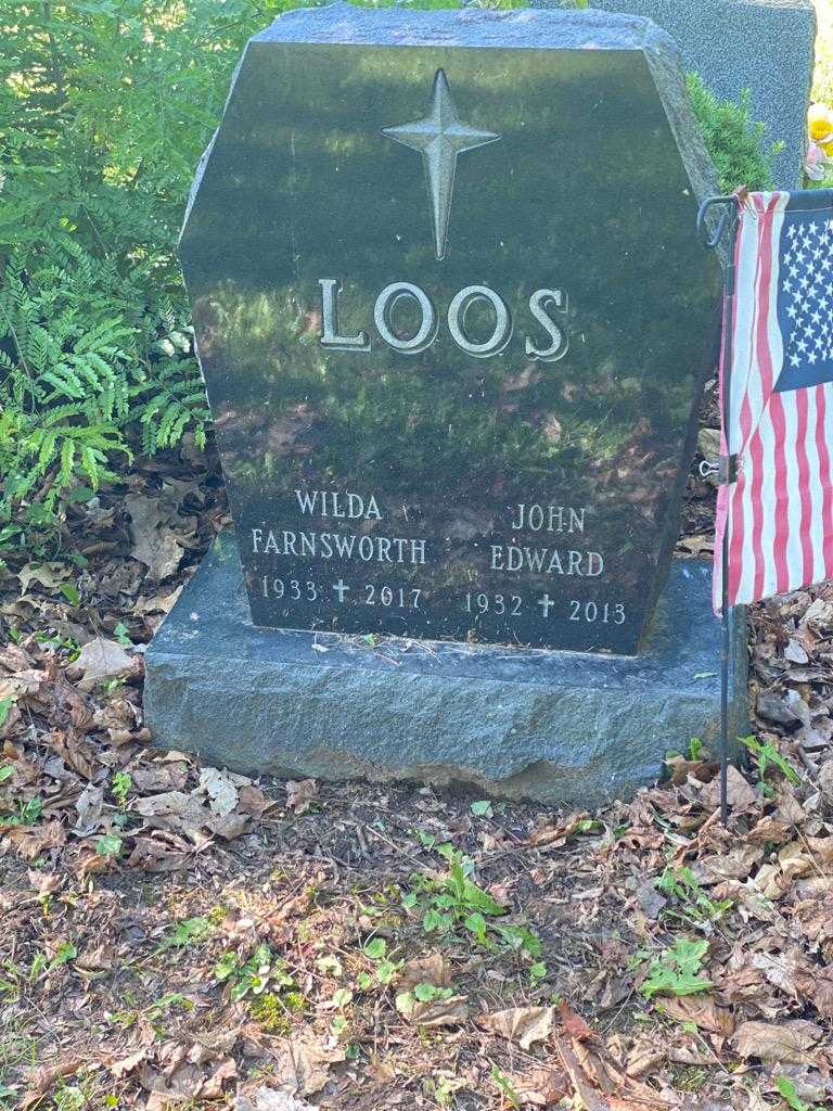 Wilda Farnsworth Loos's grave. Photo 3