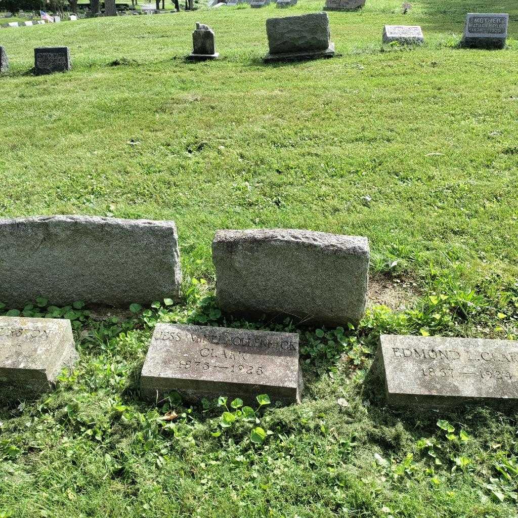 Jessamine L. Hollenbeck Clark's grave. Photo 2