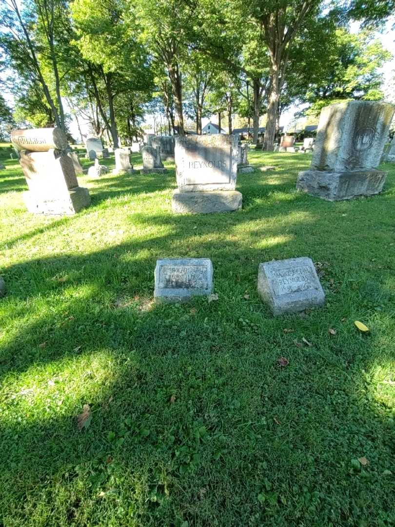 Edward J. Reynolds's grave. Photo 1