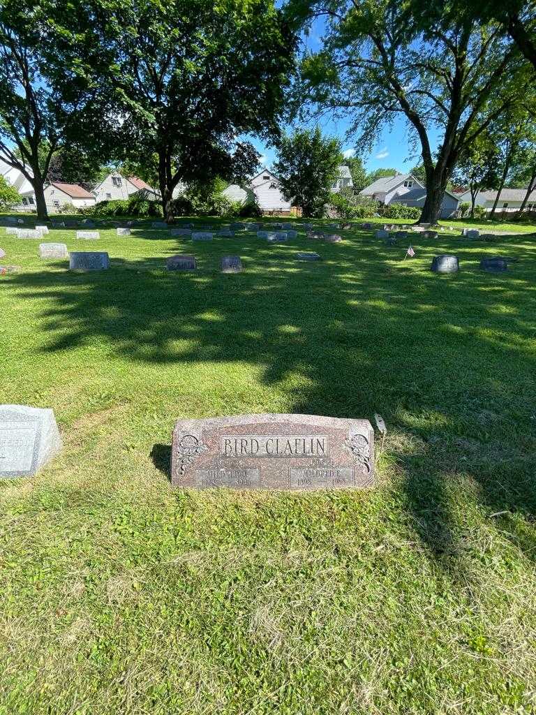 Mildred E. Bird-Claflin's grave. Photo 1