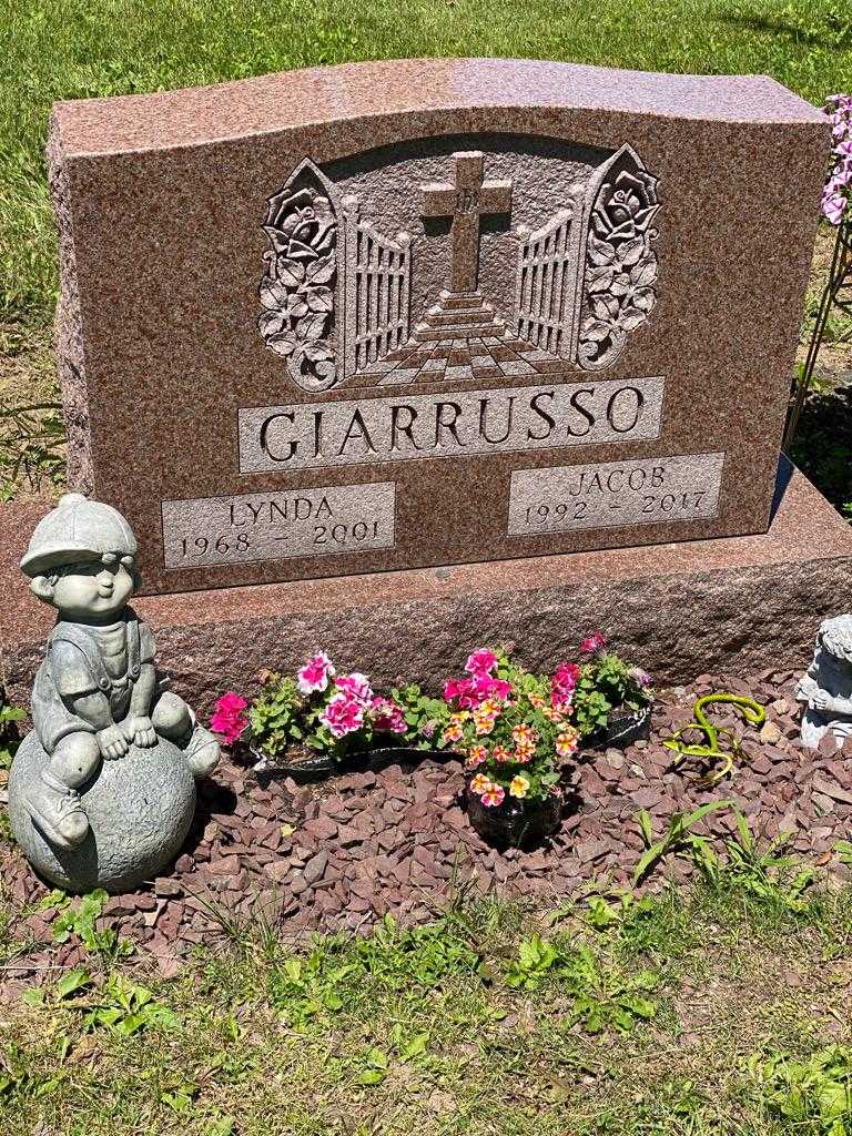 Jacob Giarrusso's grave. Photo 3