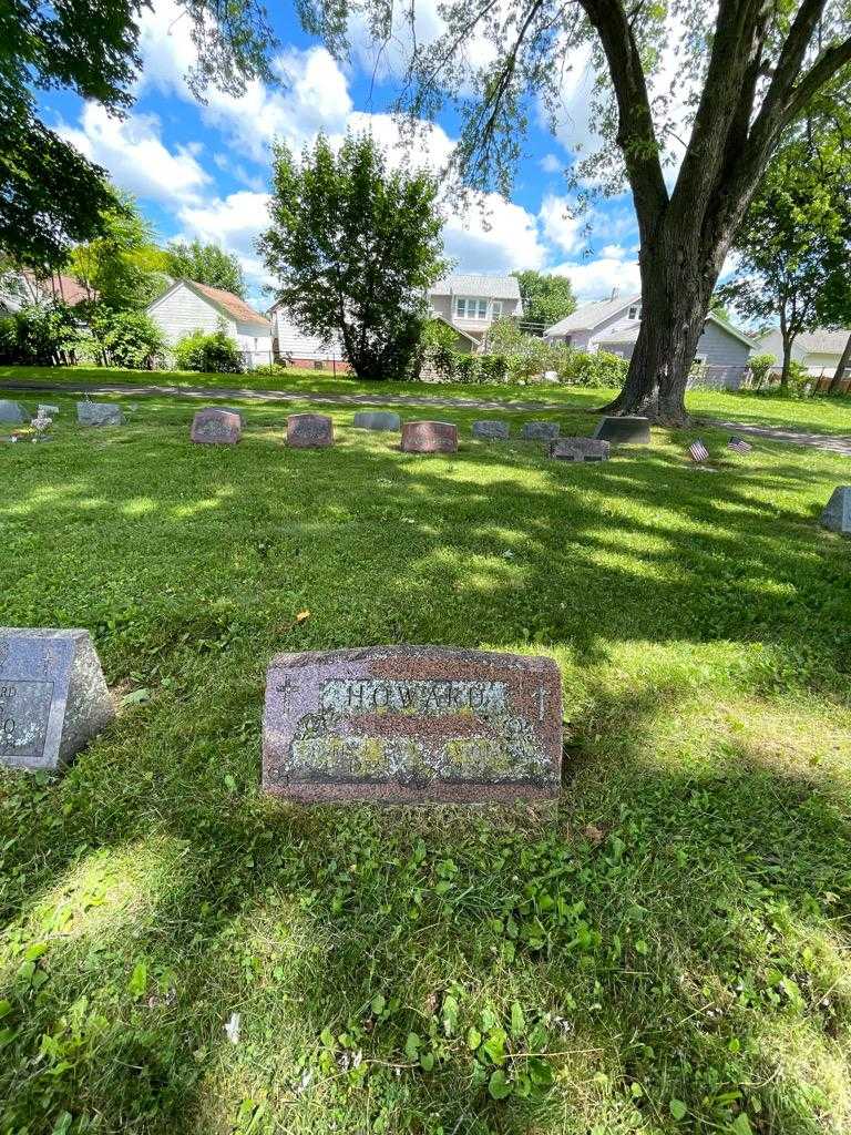 Doris J. Howard's grave. Photo 1