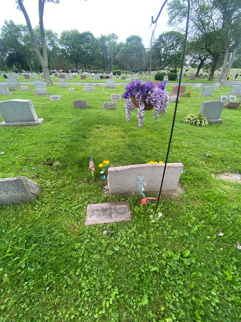 Violet I. Klock's grave. Photo 1