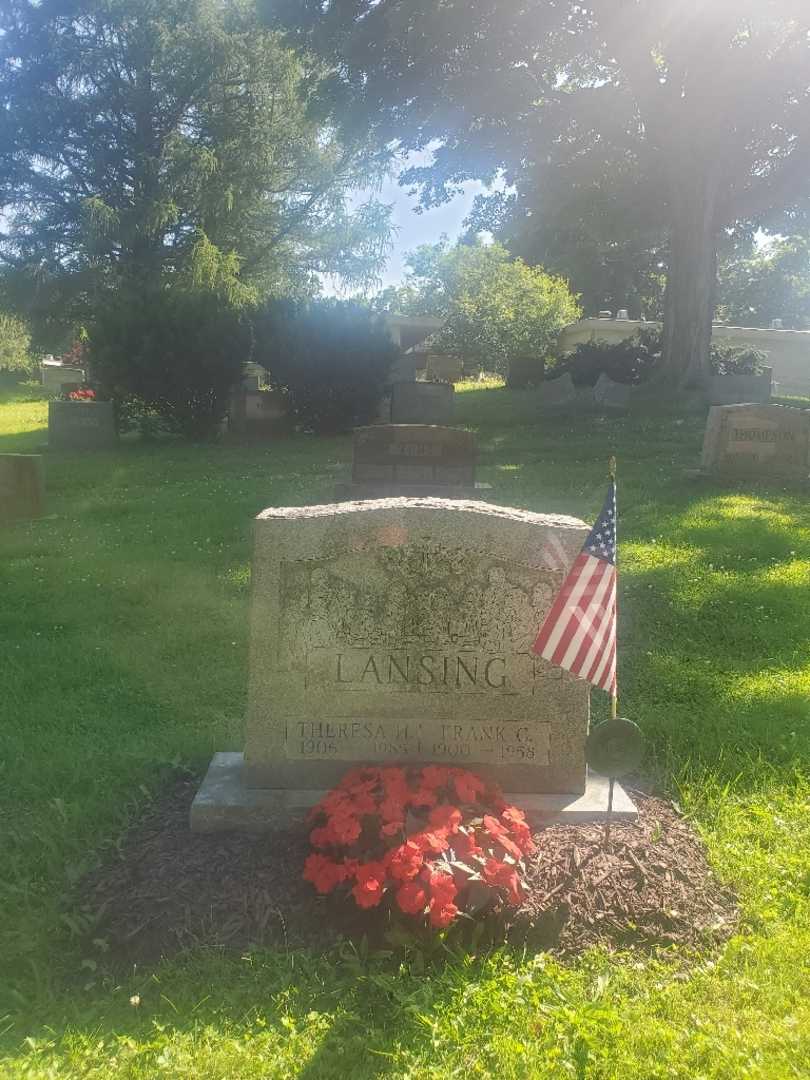 Theresa Lansing Hedwig's grave. Photo 2