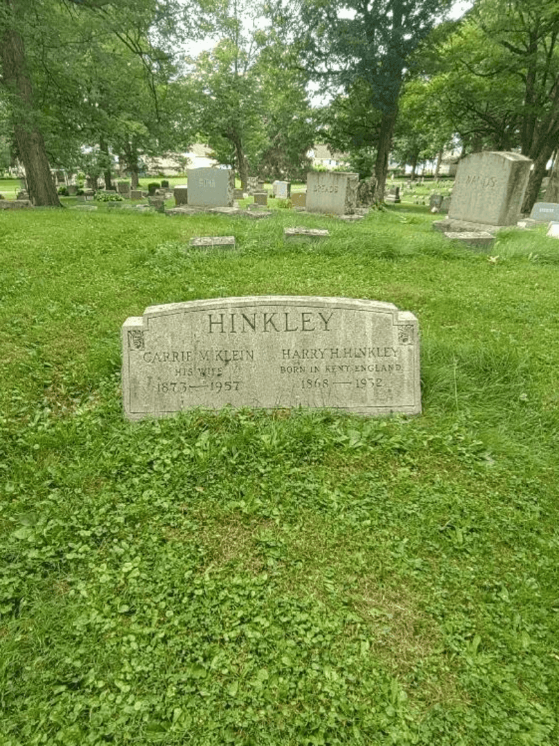 Harry H. Hinkley's grave. Photo 3