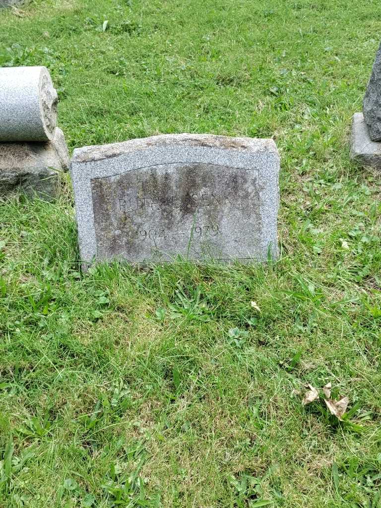 Ruth L. Senk's grave. Photo 3