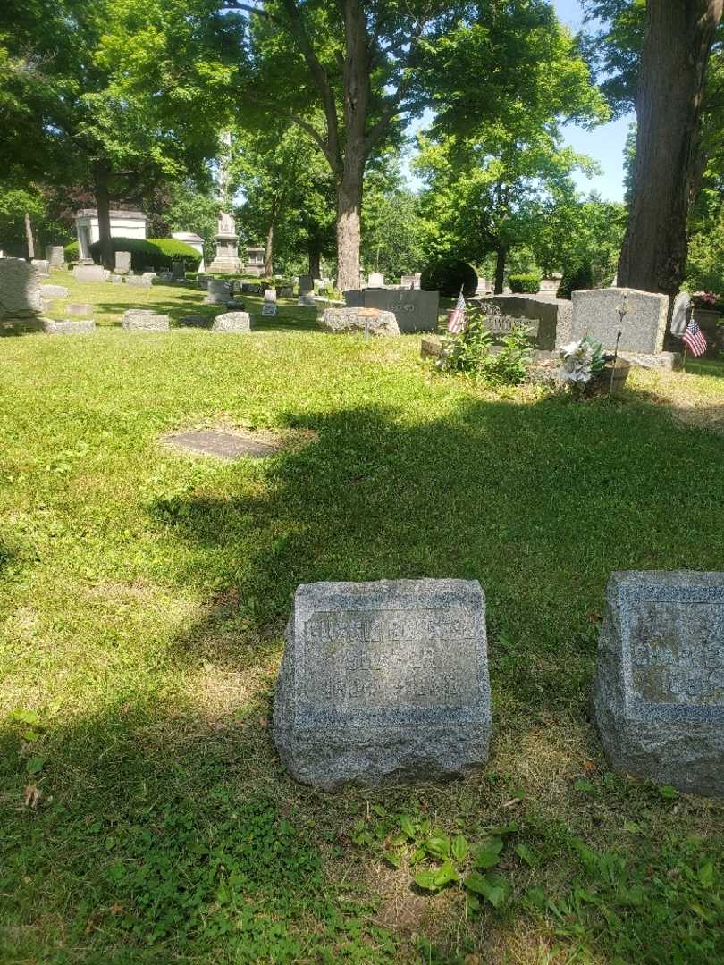 Augusta J. "Gussie" Shafer Dopffel's grave. Photo 1