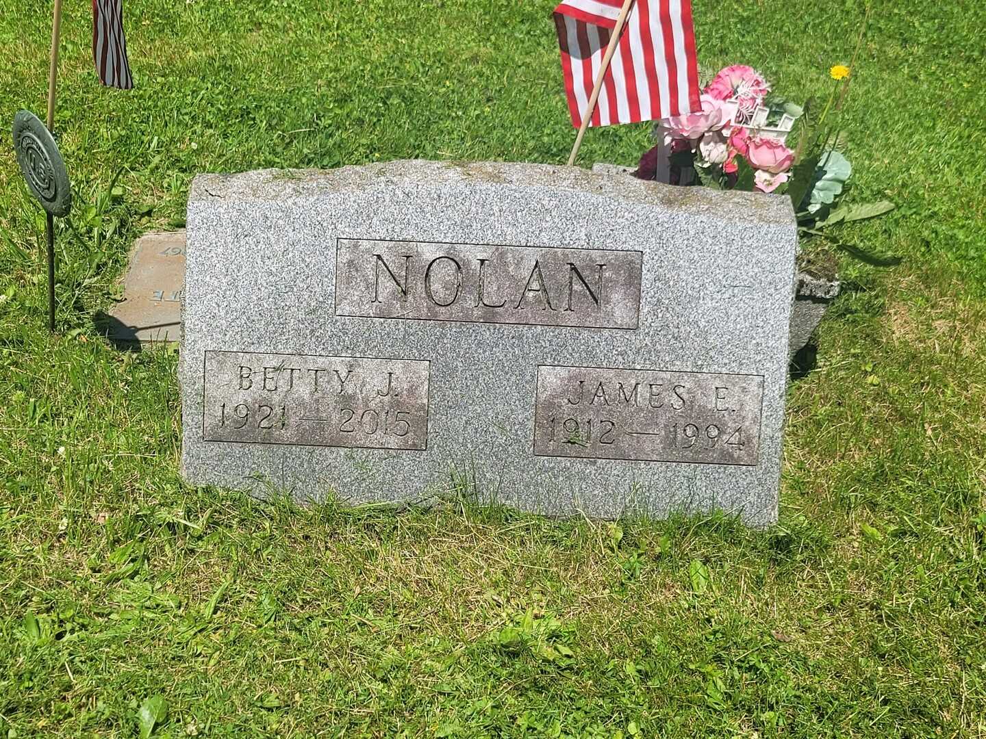 Betty J. Nolan's grave. Photo 2