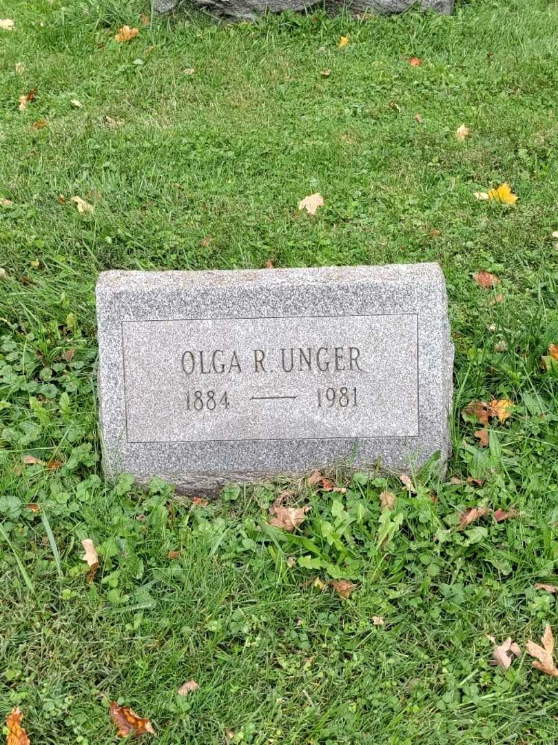 Olga R. Unger's grave. Photo 3