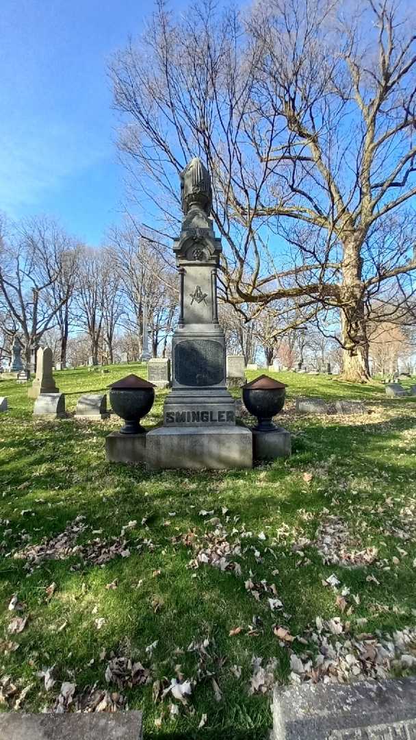 August Smingler Senior's grave. Photo 4