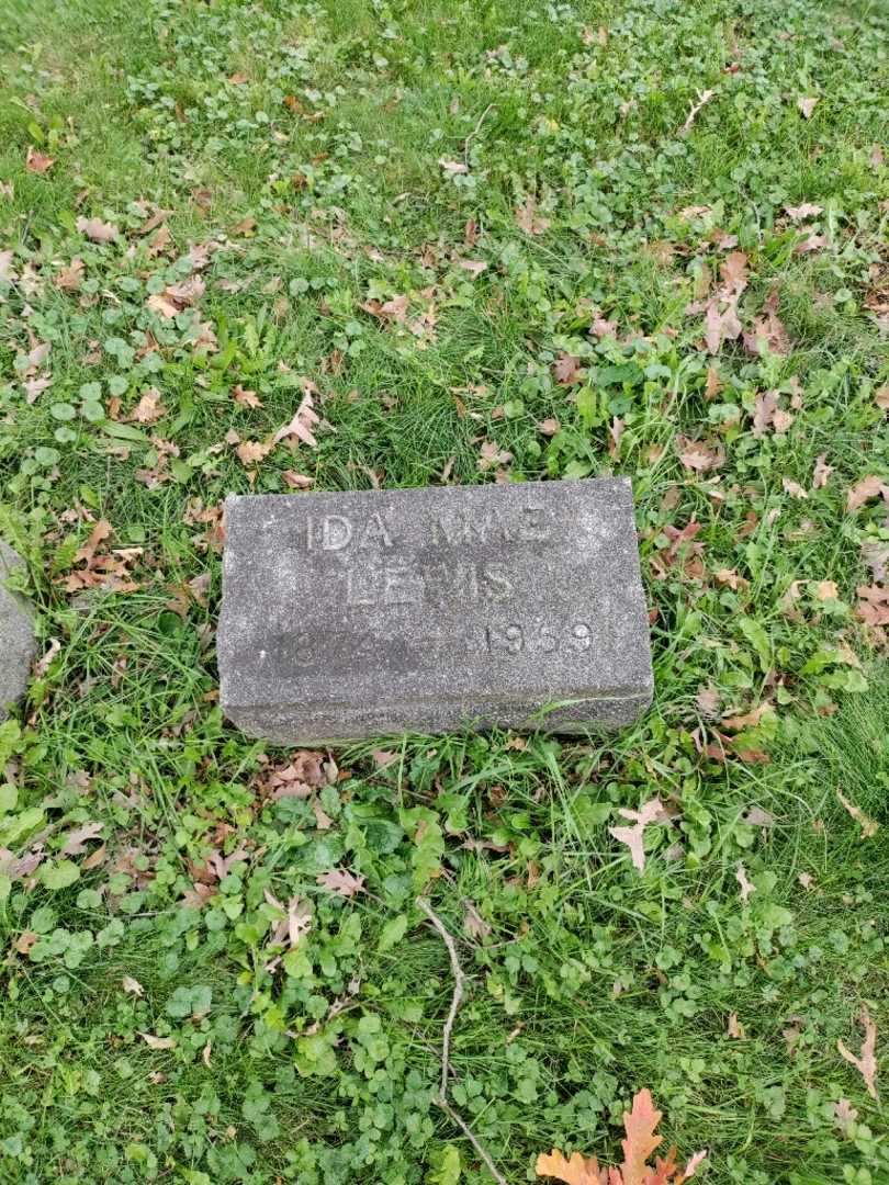 Ida Mae Lewis's grave. Photo 2