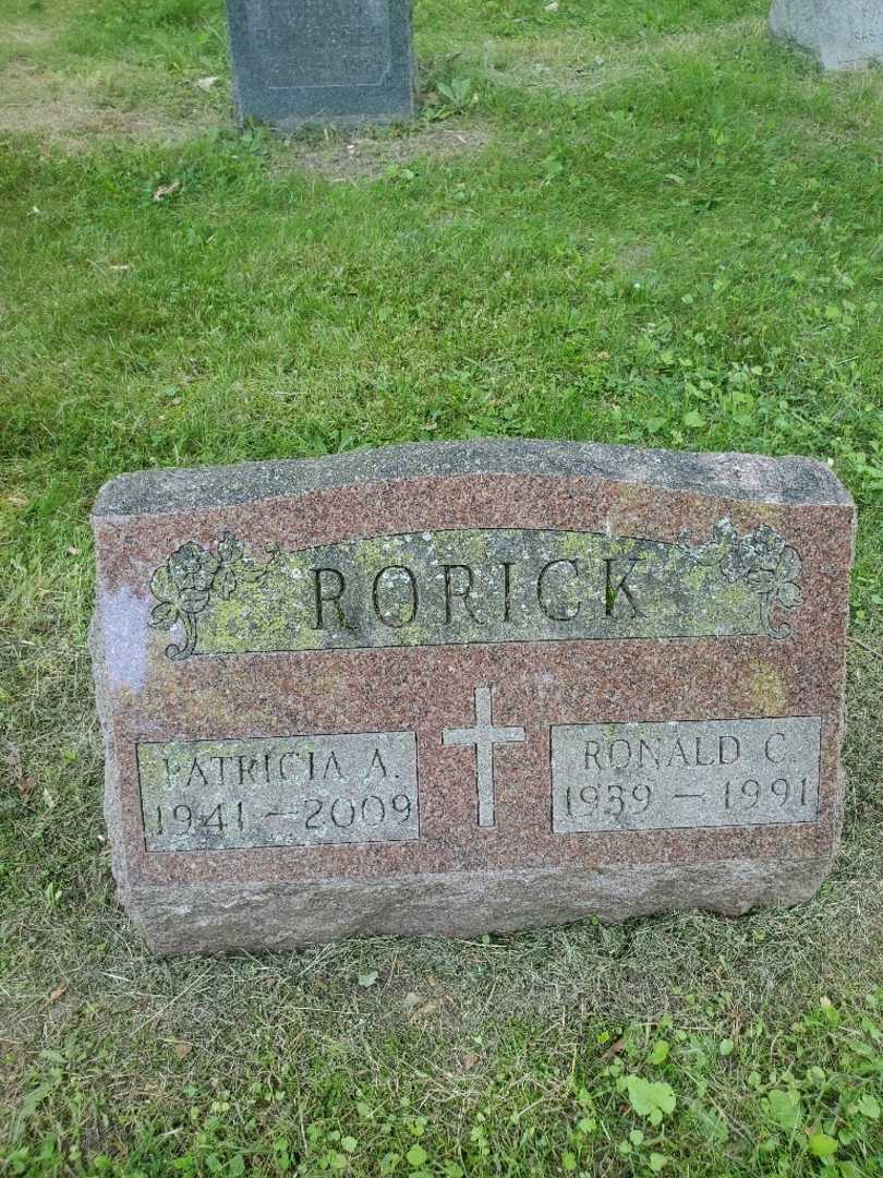 Ronald C. Rorick's grave. Photo 1