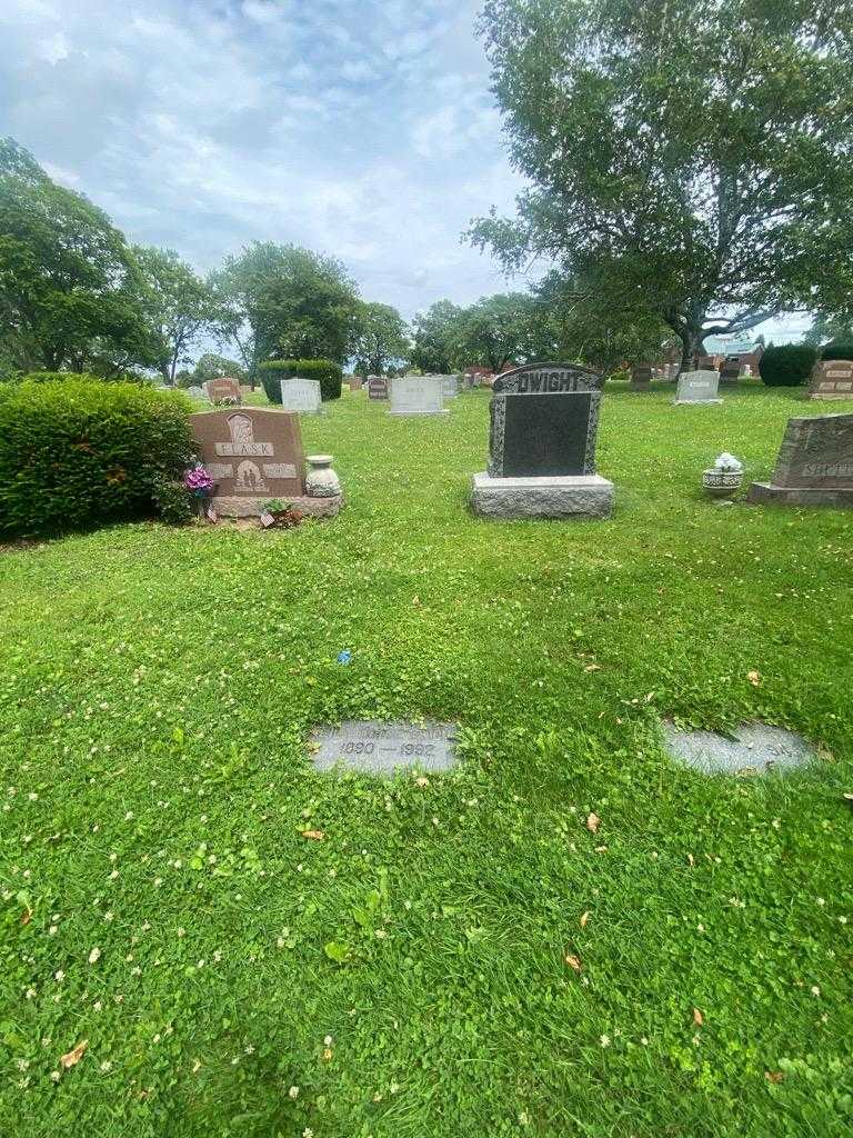 Lila House  Dwight's grave. Photo 1