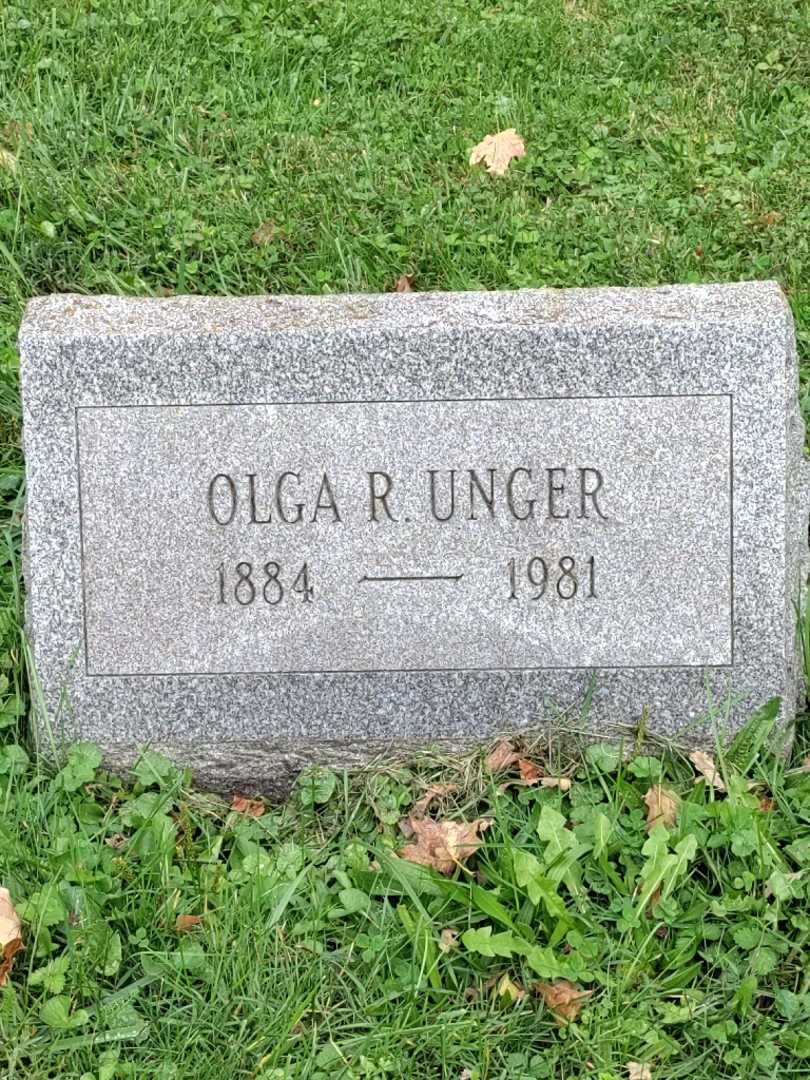 Olga R. Unger's grave. Photo 4