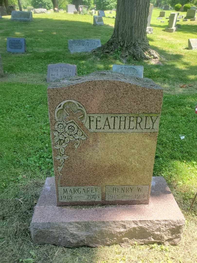 Henry W. Featherly's grave. Photo 3