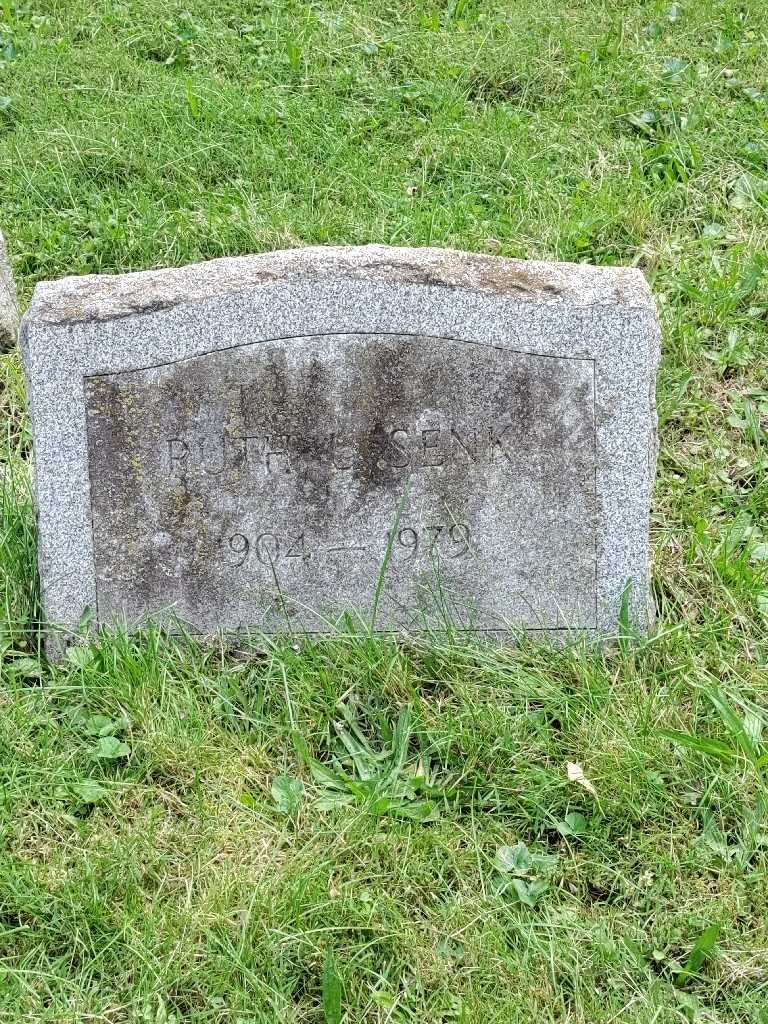 Ruth L. Senk's grave. Photo 4