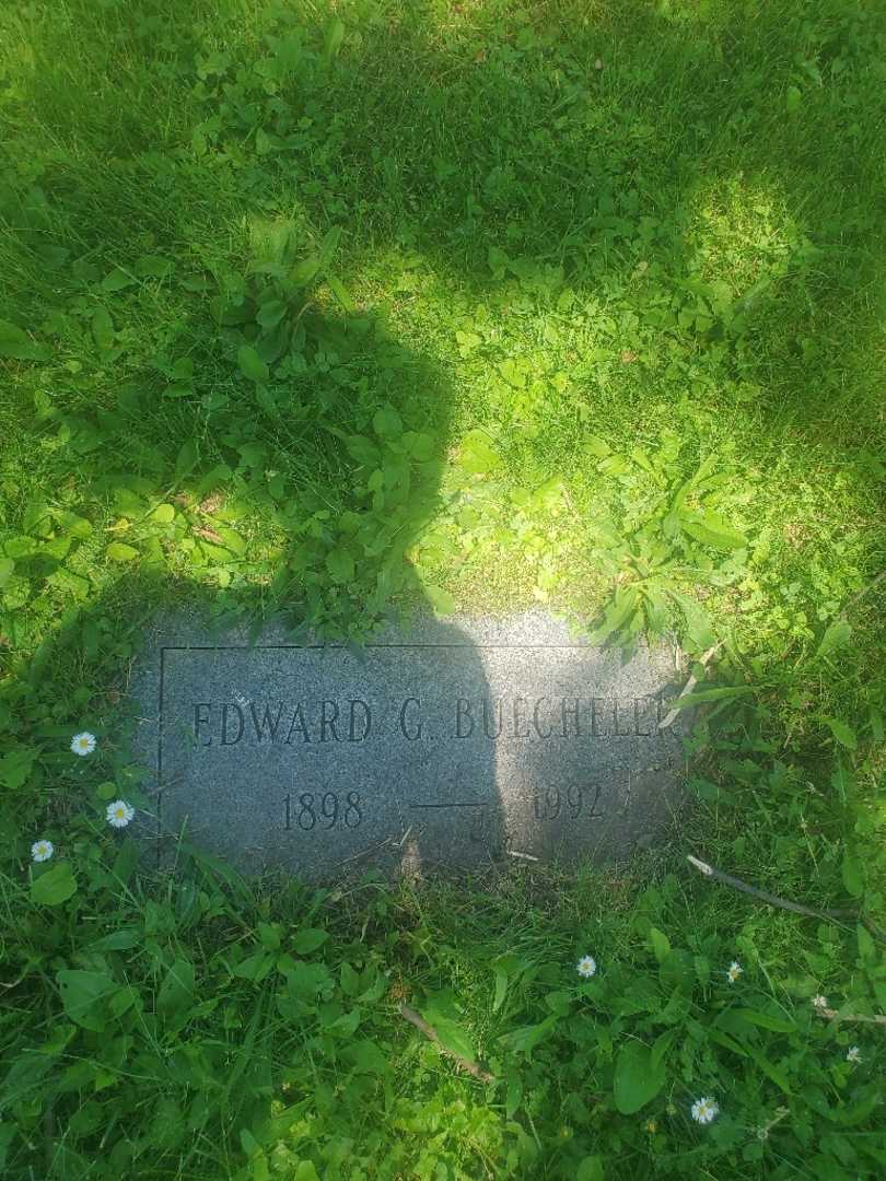 Edward G. Buecheler's grave. Photo 4