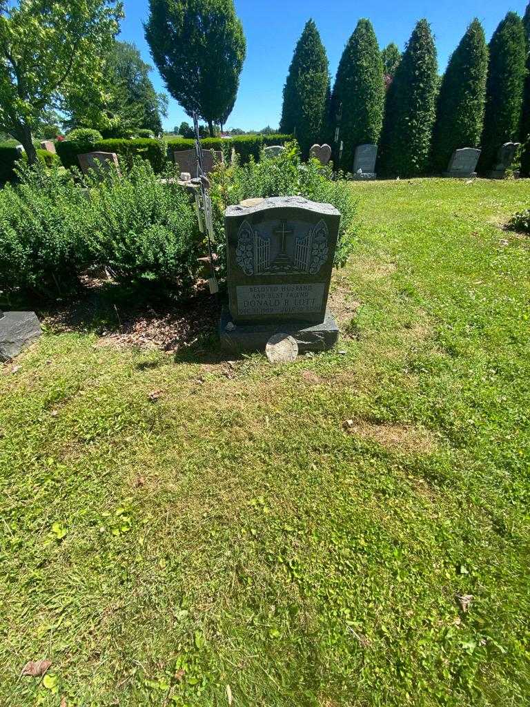 Donald R. Lott's grave. Photo 1