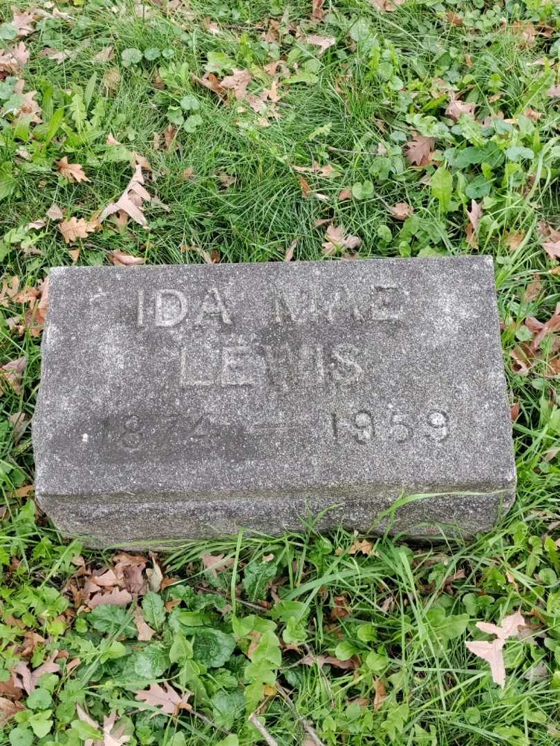 Ida Mae Lewis's grave. Photo 3