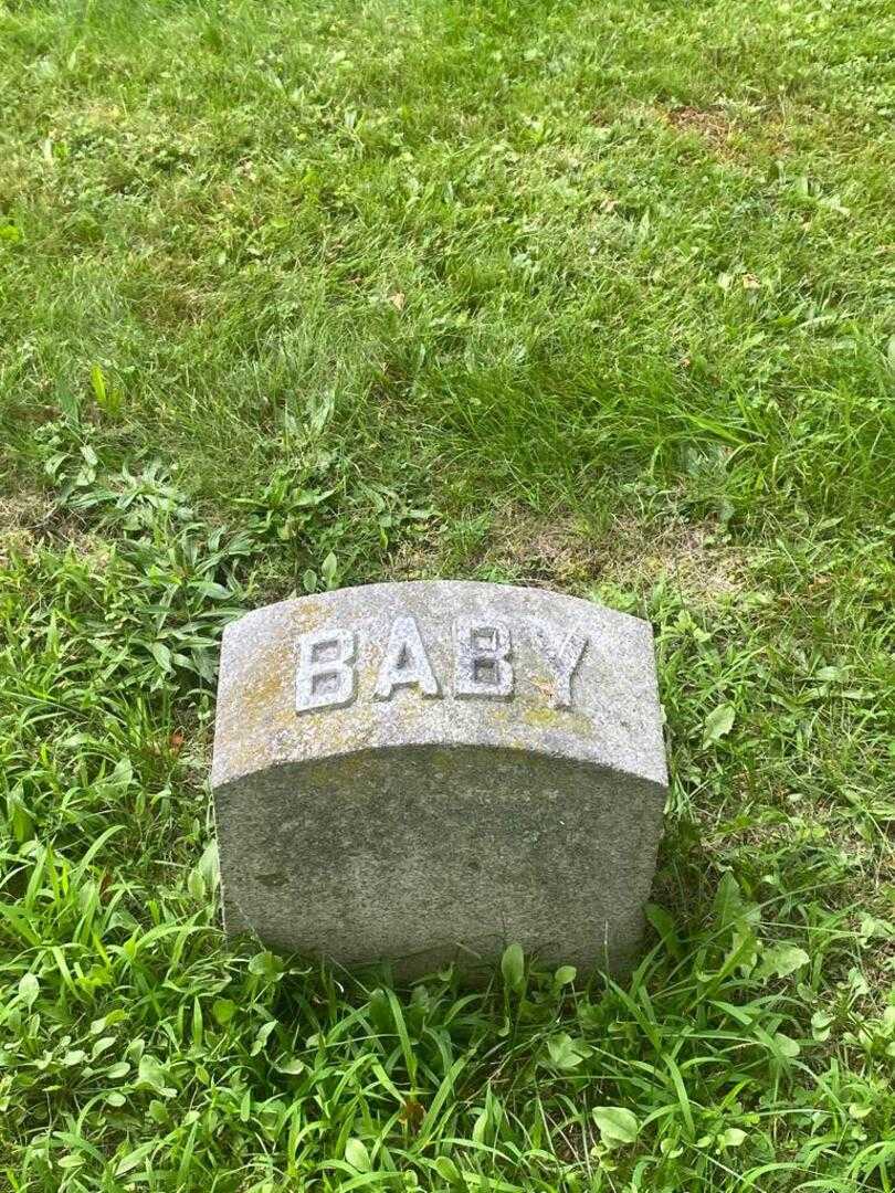 Infant Of Peters's grave. Photo 3