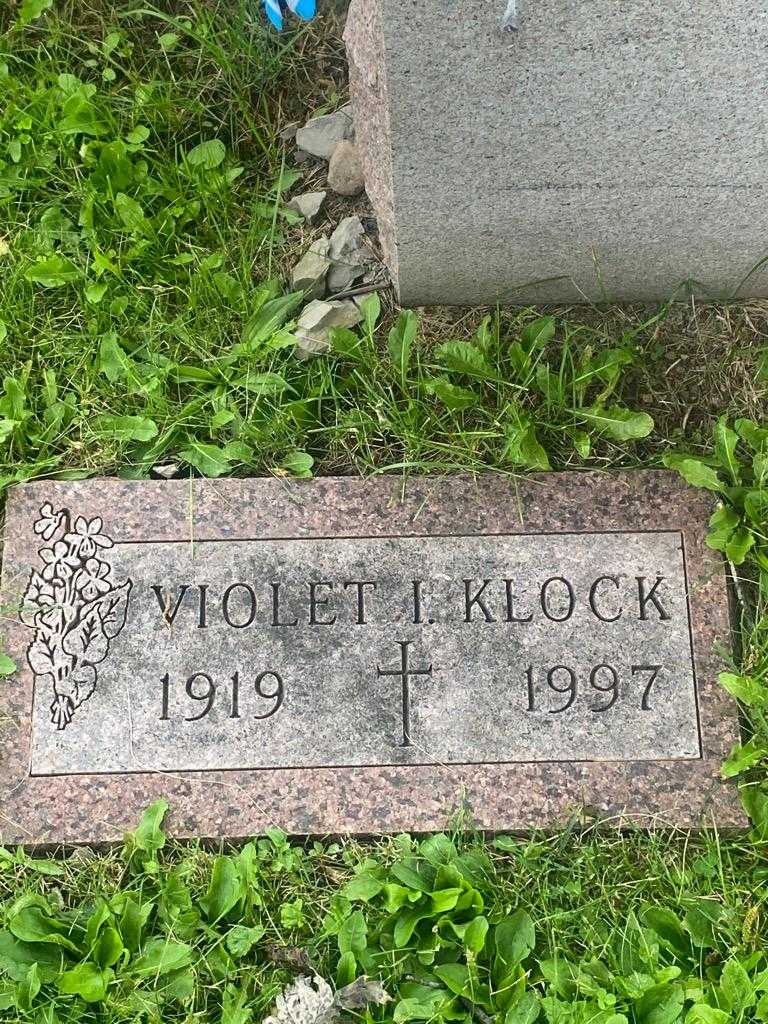 Violet I. Klock's grave. Photo 3