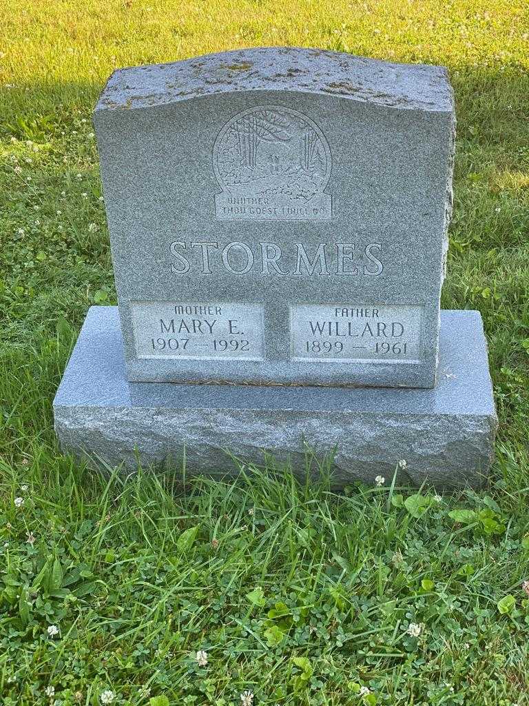 Willard Stormes's grave. Photo 1