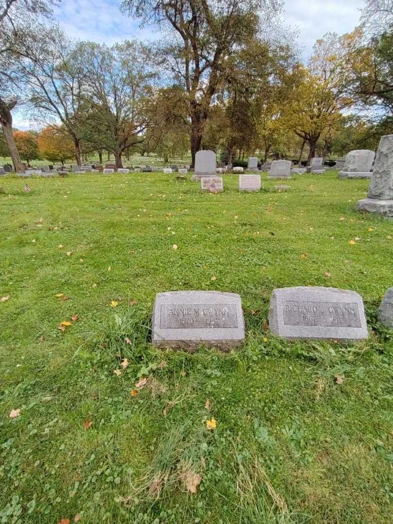 Annie M. Gwynn's grave. Photo 1