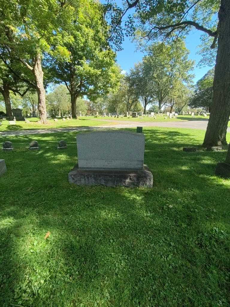 Phoebe E. Hale's grave. Photo 1