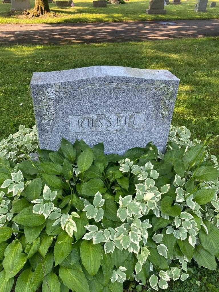 Thomas J. Russell's grave. Photo 3