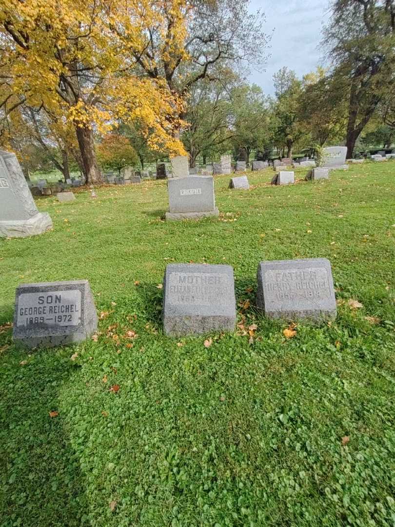 Elizabeth Reichel's grave. Photo 1
